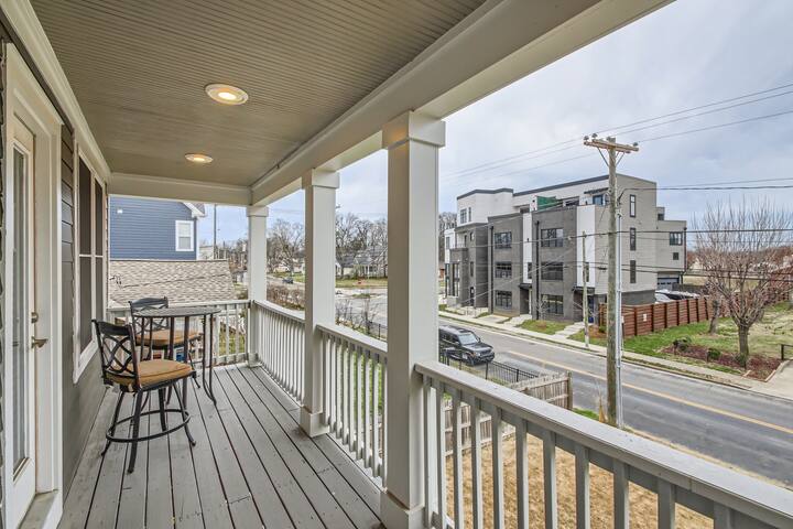 Hot Tub Oasis, 5 mins to Broadway + Piano gallery image 4