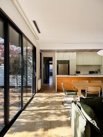 Luxury Stay in Spacious, Boutique House gallery image 3