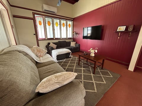 New Listing! :Chic Retro-Style Haven in the City