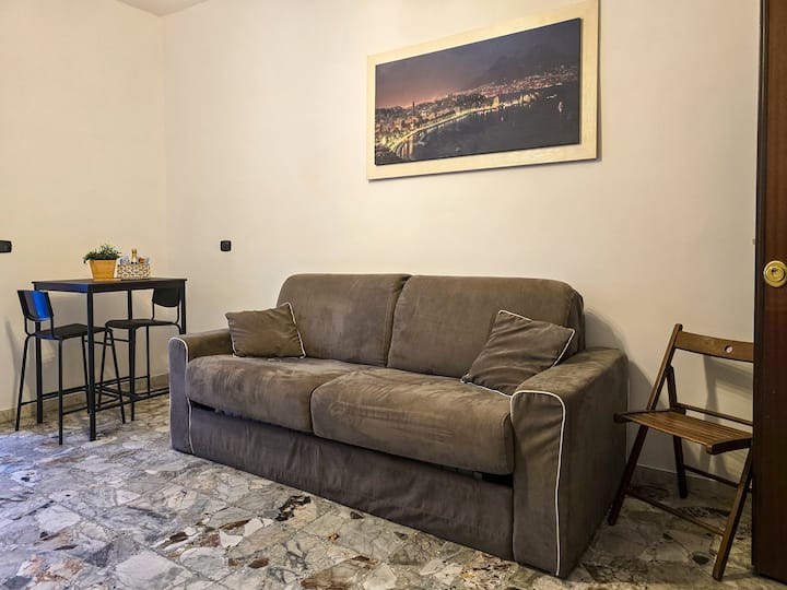 Mario's Central Home: Studio N.2 (Byke Friendly) - Naples