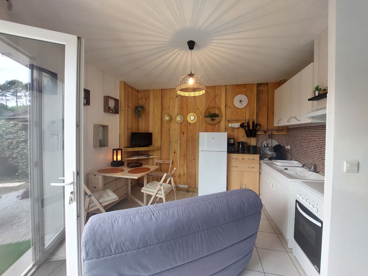 Successful Airbnb property: Apartment l Time for a break in Messanges