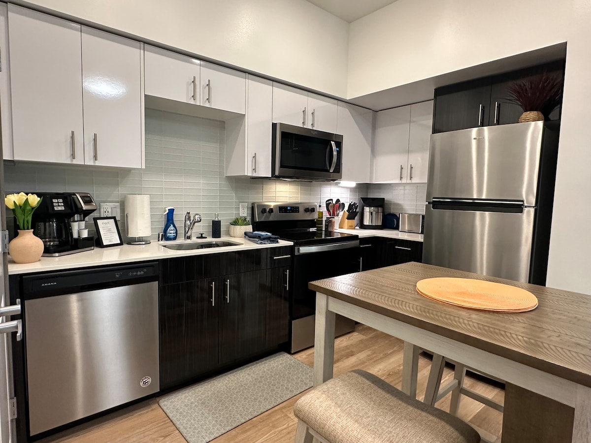 Your kitchen is stocked with quality backing sheets, utensils, bowls, glassware and nonstick pans.