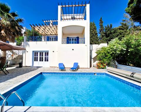 Villa Thea Kalymnos with pool and sea view