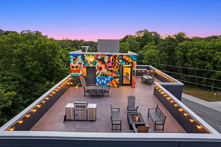 The Heron – Walkable, Roof Deck, Elevator, Mural