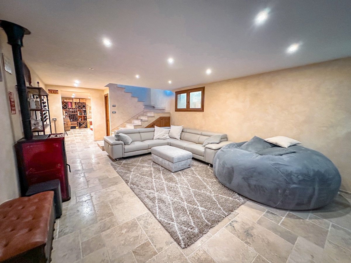 Top Airbnb: Villa Ares - 4 Bedrooms with Pool in Versilia in Camaiore