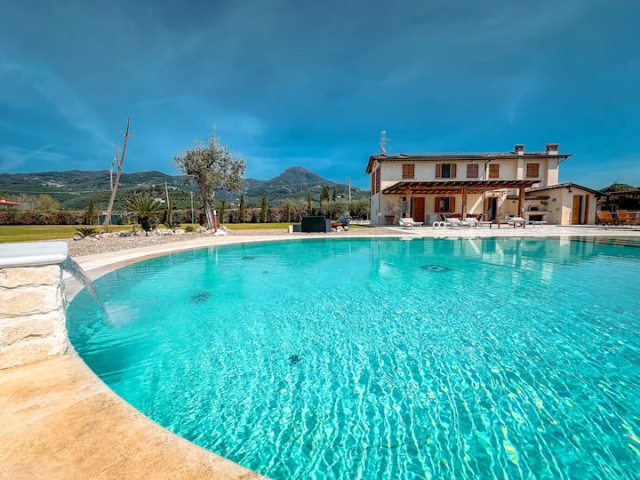 Villa Ares - 4 Bedrooms With Pool In Versilia - 피에트라산타