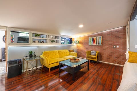 Top performing Airbnb: Mid-Century Modern cave in Roseville