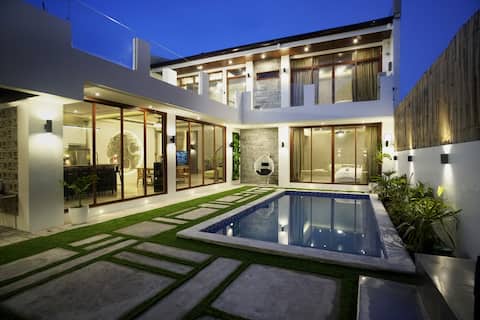 Top-earning Airbnb listing in Metro Manila, 2 bedrooms