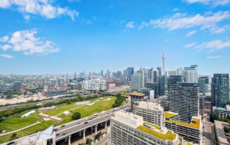 2 BR with Amazing city views & Free parking