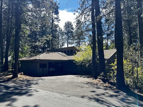 Home on Golf Course-Black Butte
