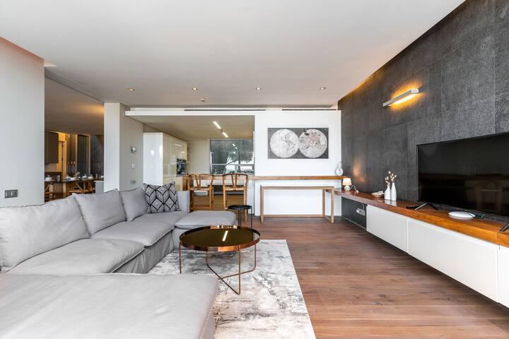 Beachfront Bliss: Luxury Amenities & Ocean Views gallery image 4