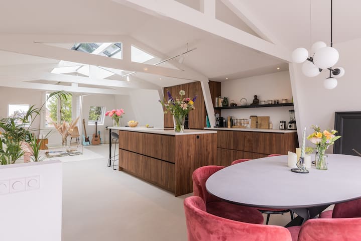Luxury Design Loft, unique stay next to Vondelpark