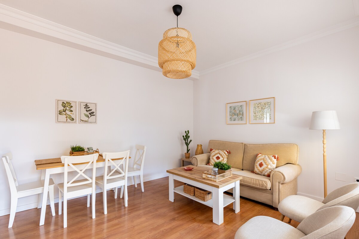Popular Airbnb listing: Casa Pepa in Echeverría Del Palo