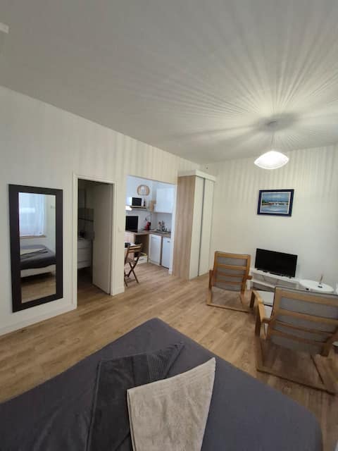 Studio for 2 people in the city center (independent access)