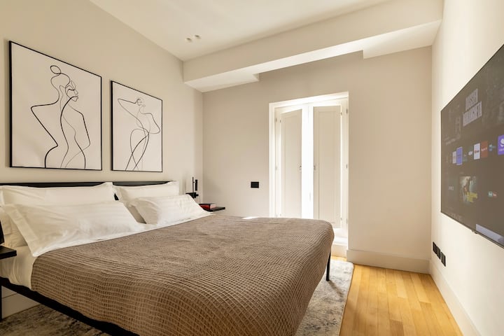 Flatscreen TV in both bedrooms.