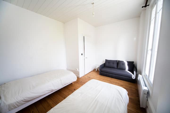 Spavaća soba 2 kreveta 90