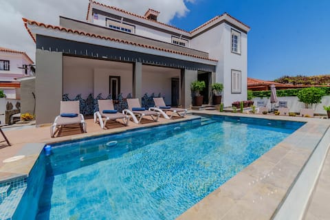 Villa de Marcos luxury accommodation with pool