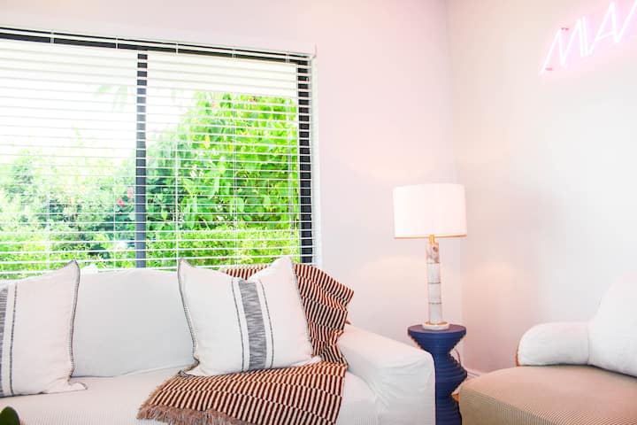Peacock Boho Chic Retreat - Kendall, FL