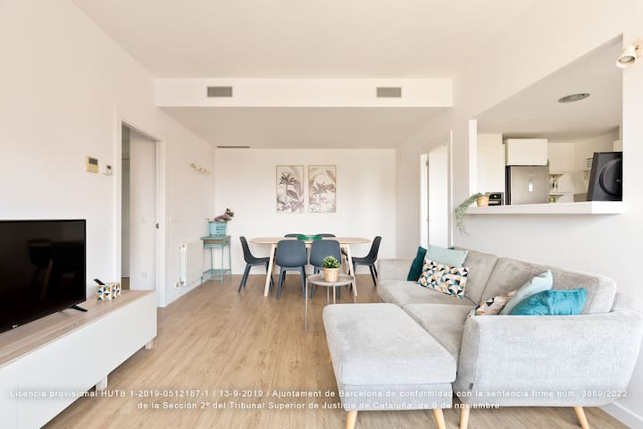 Close beach , Sagrada & city center