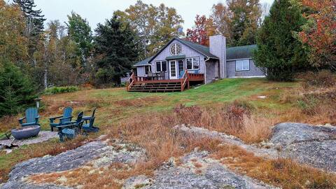 Coastal Downeast Maine Cottage with a Water View
