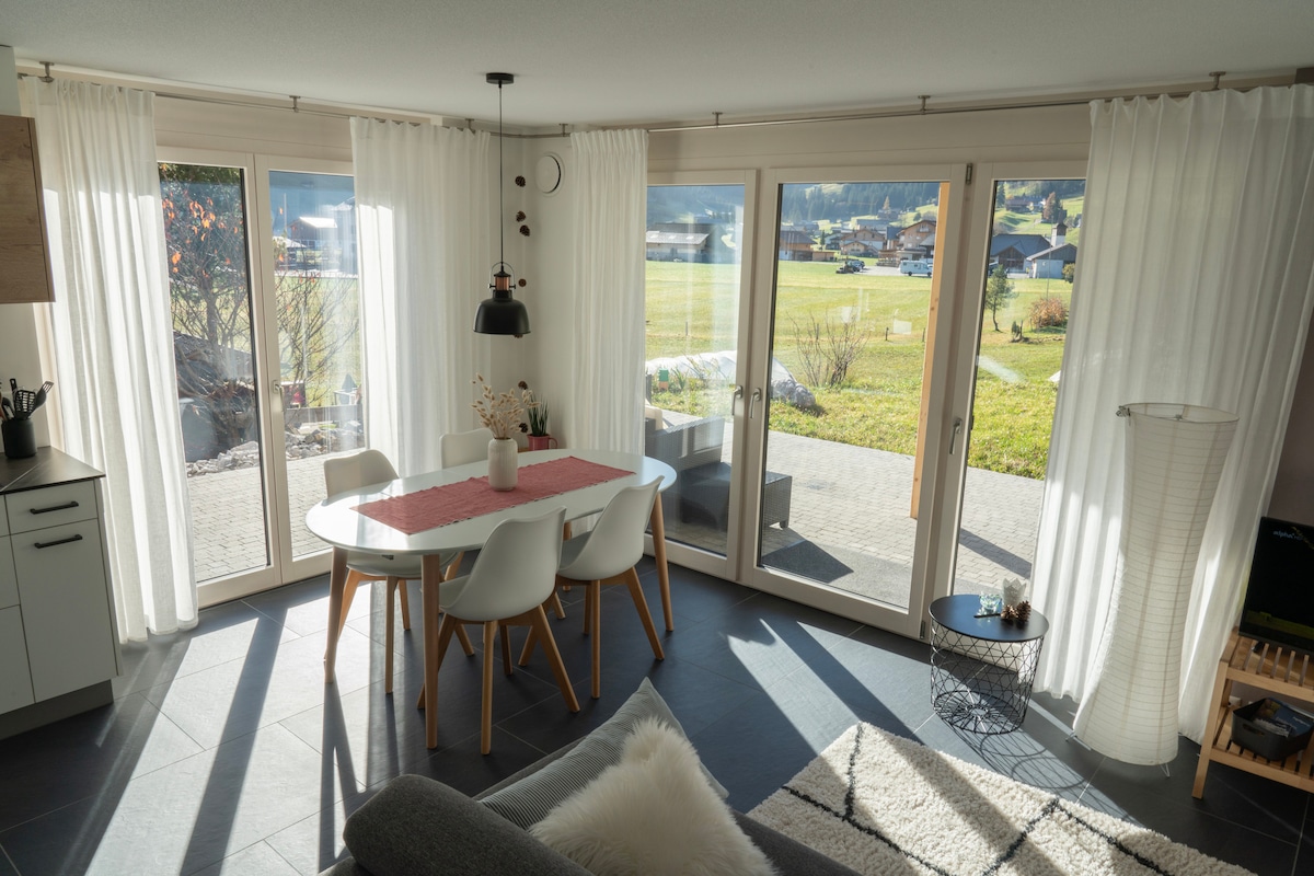 Successful Airbnb property: Pure energy, flat with waterfall view in Adelboden
