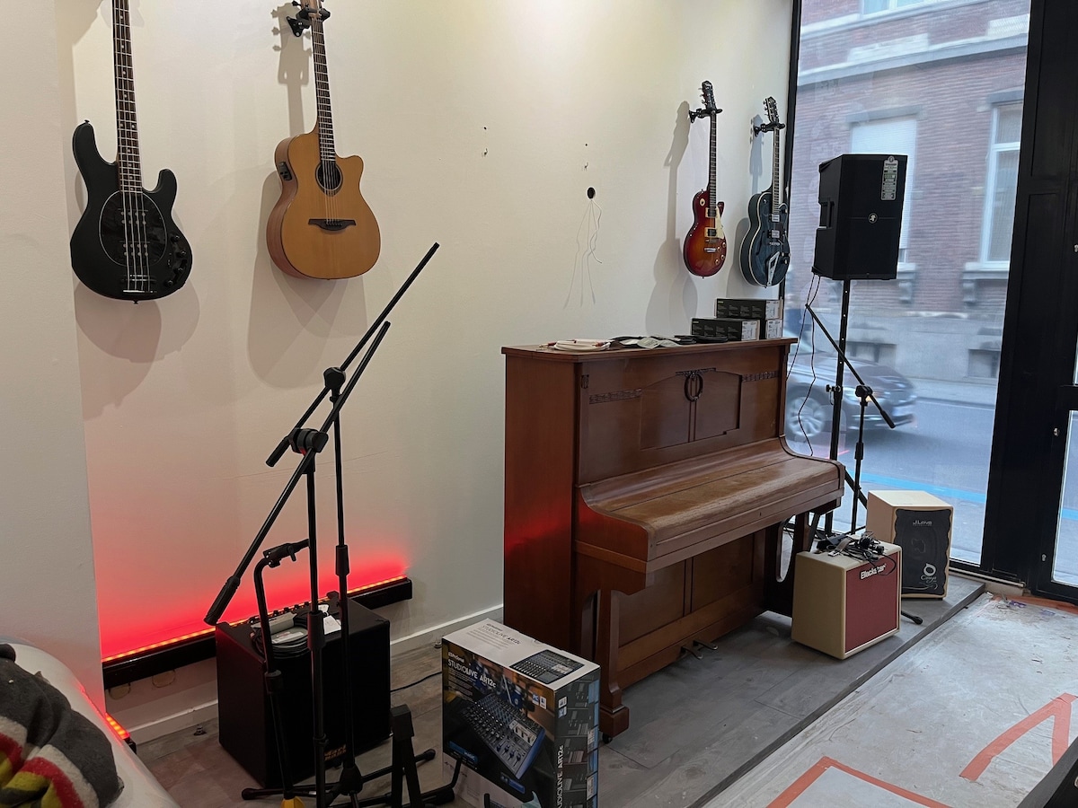 Top performing Airbnb: Art Studio Leuven in Leuven