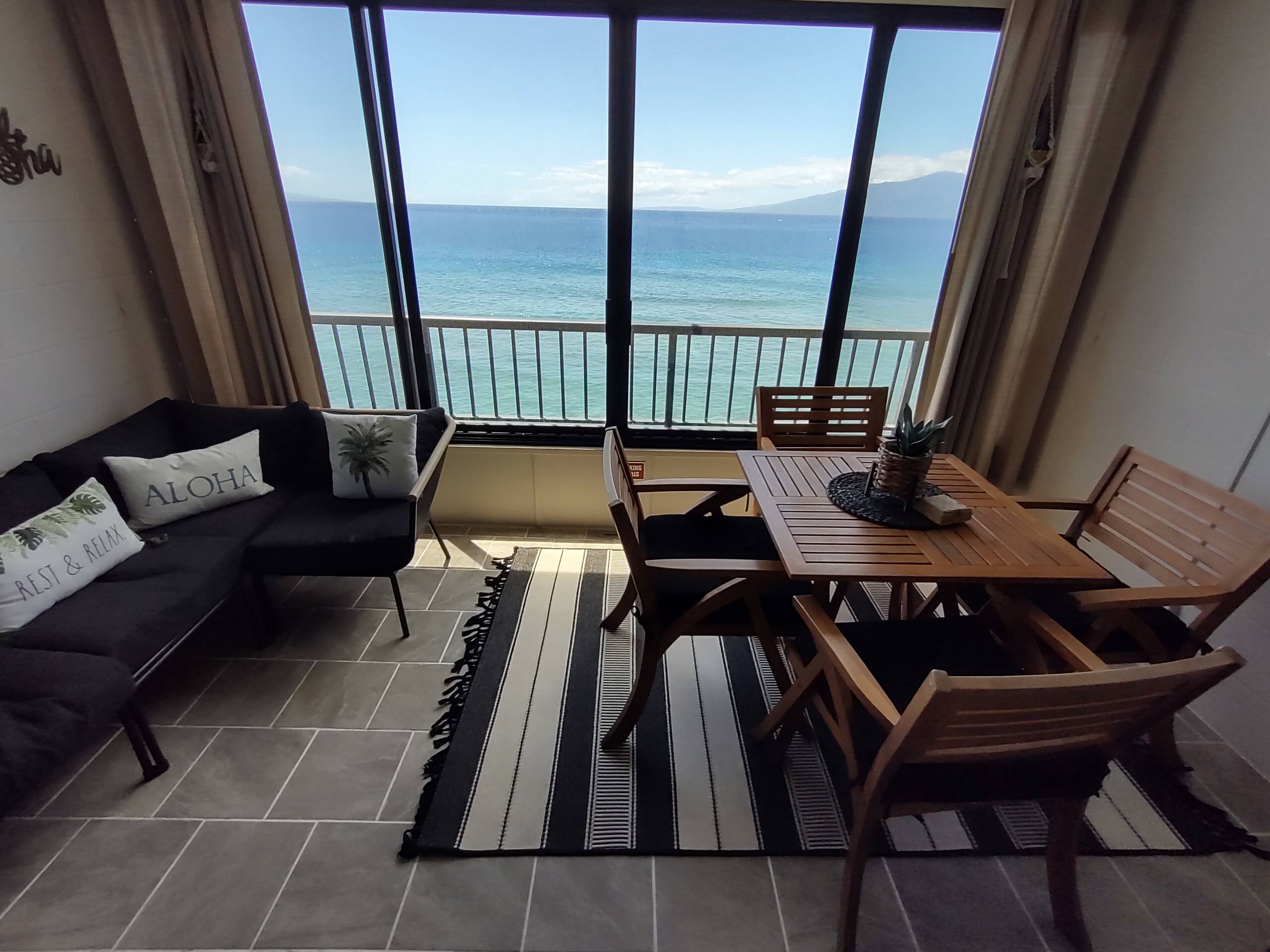 Condo in Lahaina · ★4.96 · Studio · 1 bath - Image 2