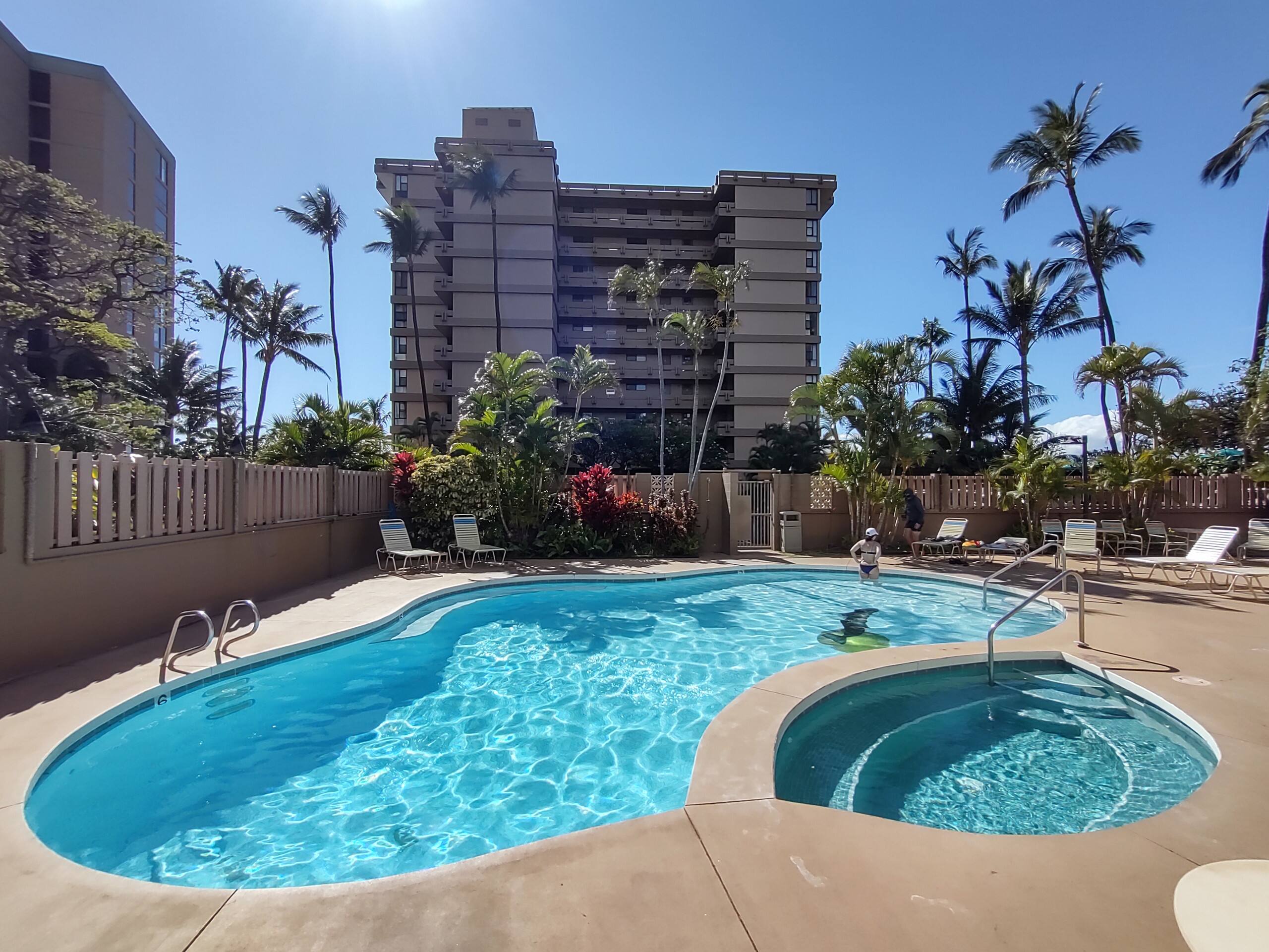 Condo in Lahaina · ★4.96 · Studio · 1 bath - Image 40