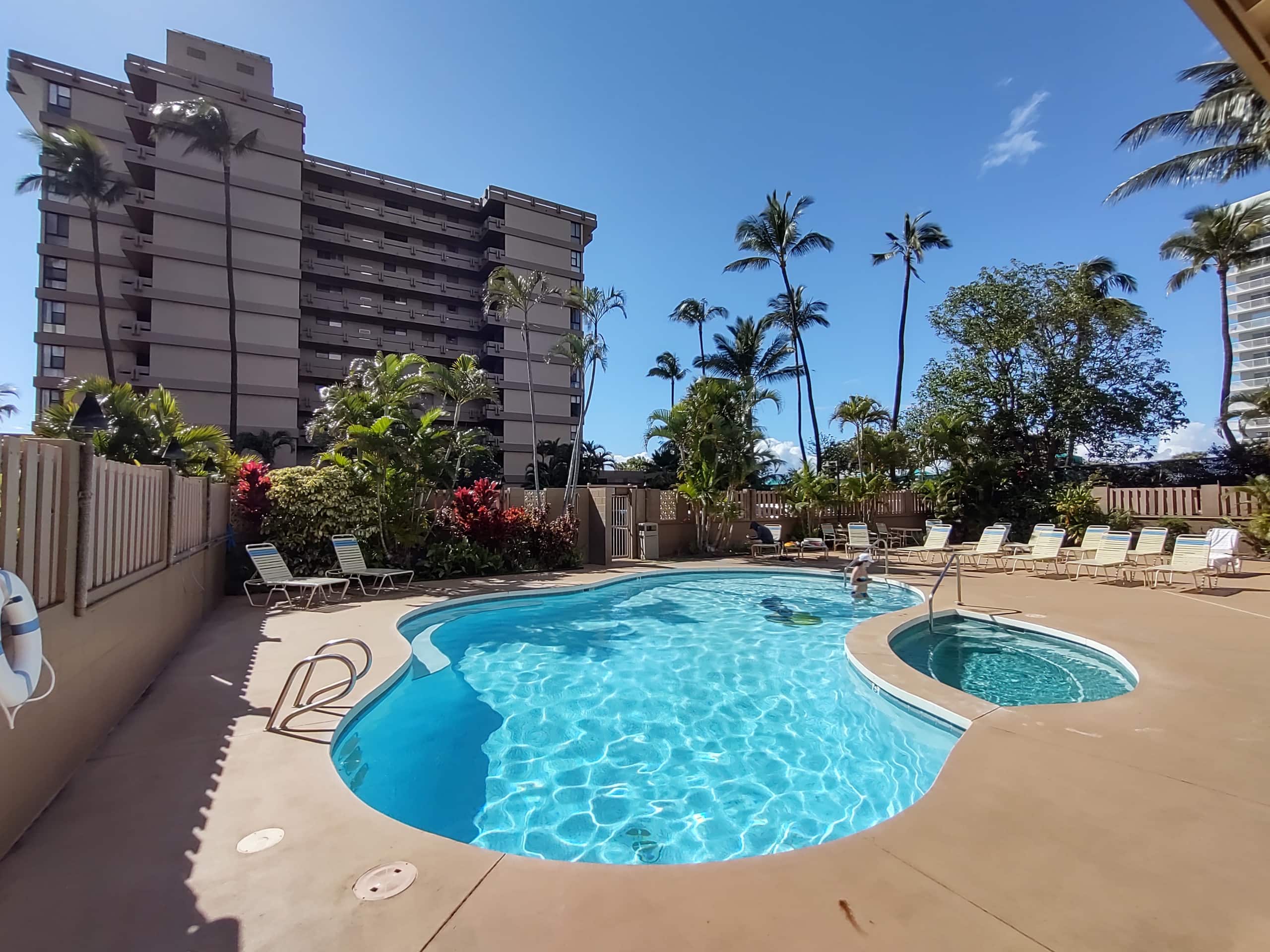 Condo in Lahaina · ★4.96 · Studio · 1 bath - Image 39