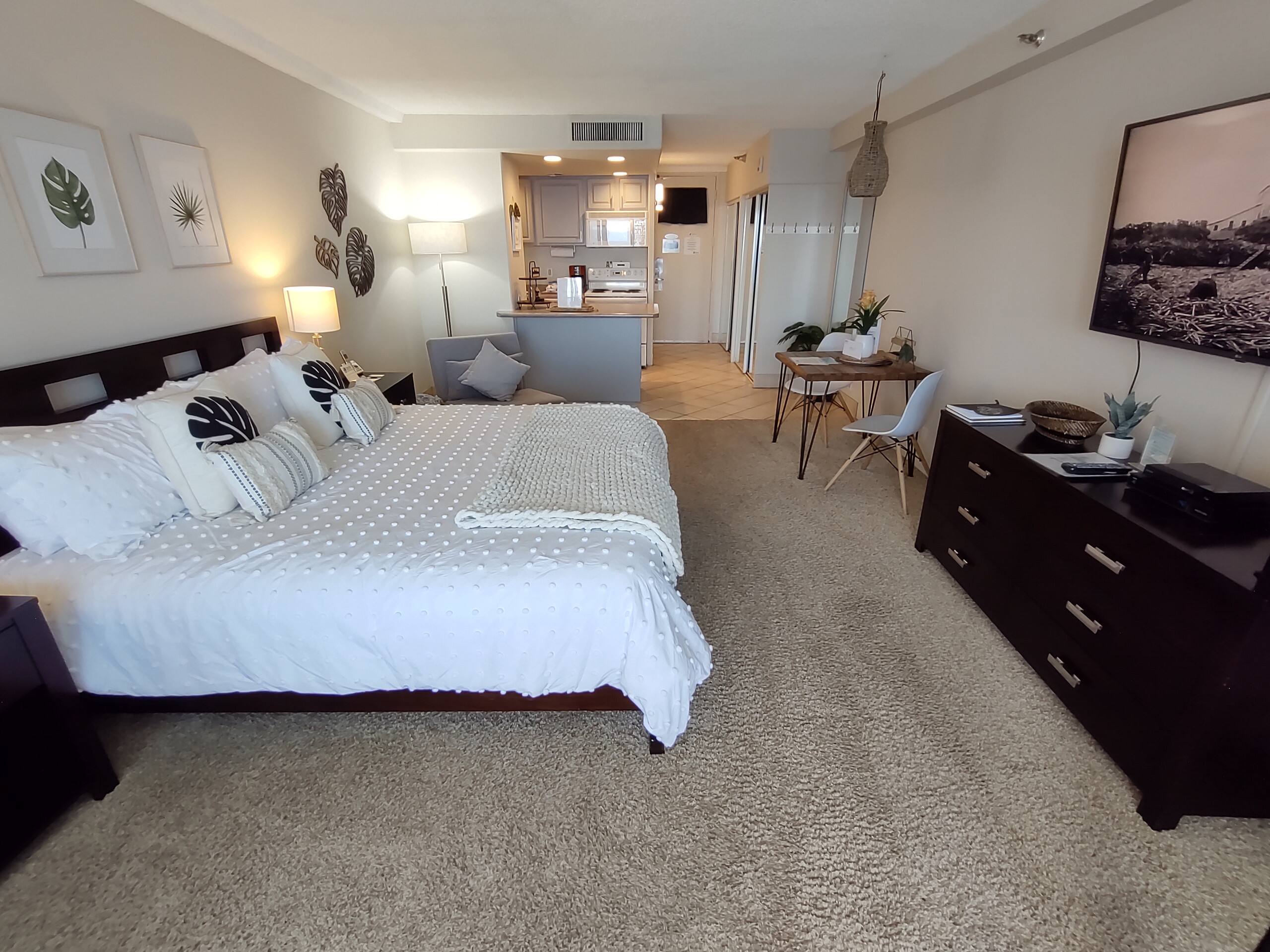 Condo in Lahaina · ★4.96 · Studio · 1 bath - Image 56