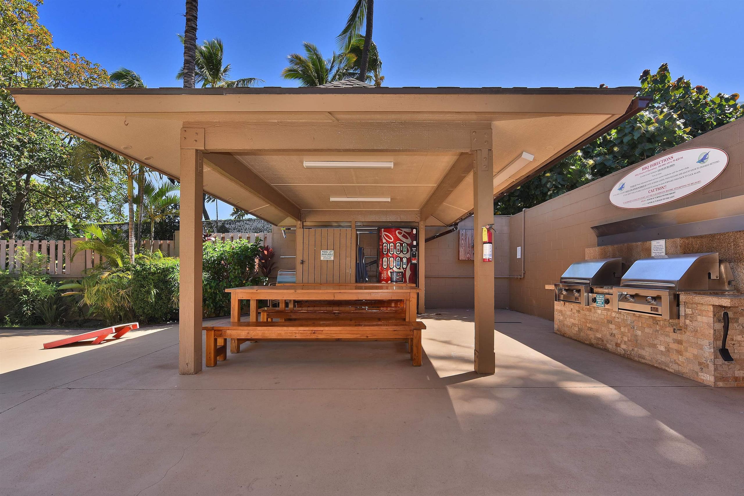 Condo in Lahaina · ★4.96 · Studio · 1 bath - Image 45