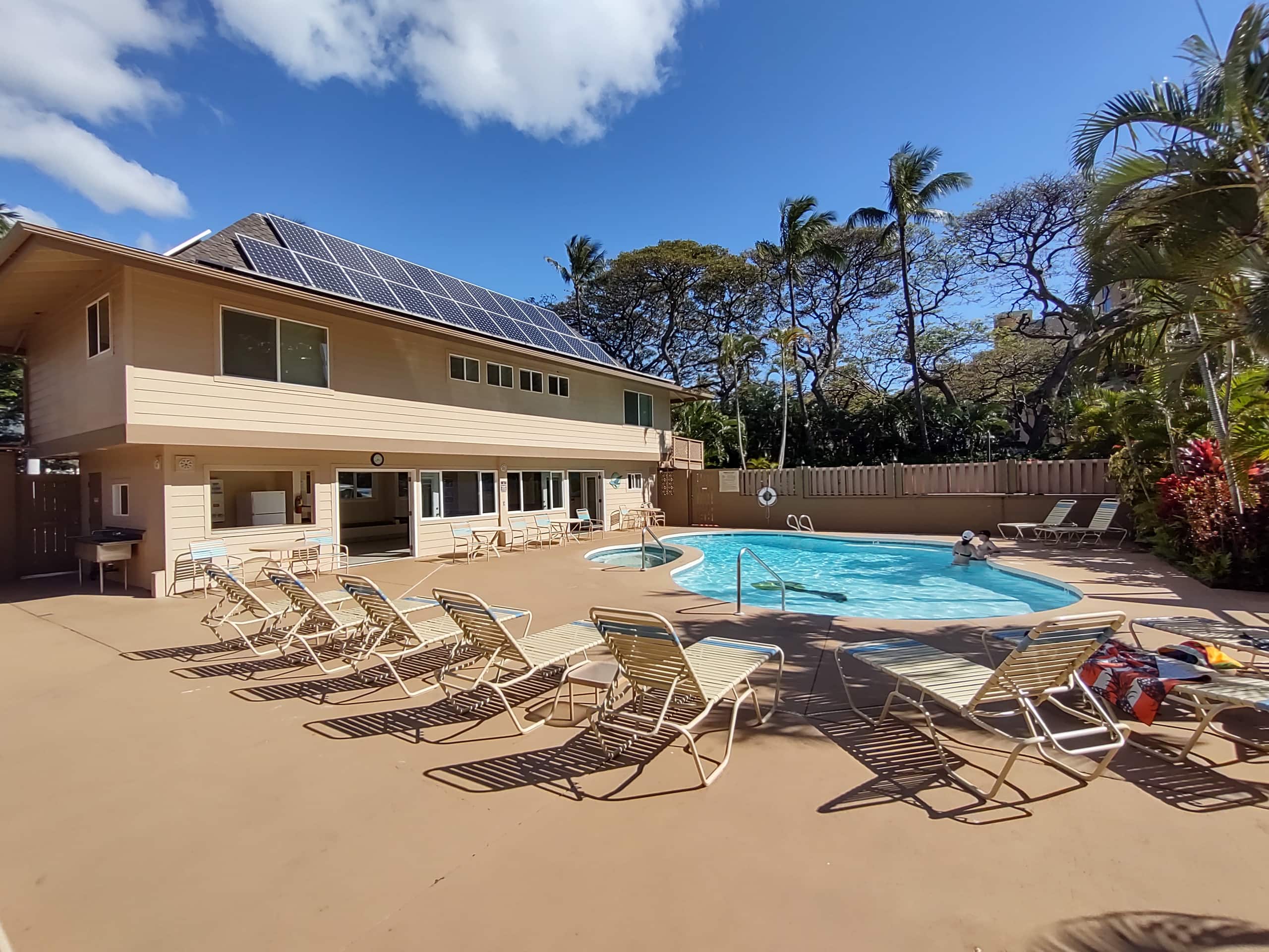 Condo in Lahaina · ★4.96 · Studio · 1 bath - Image 41