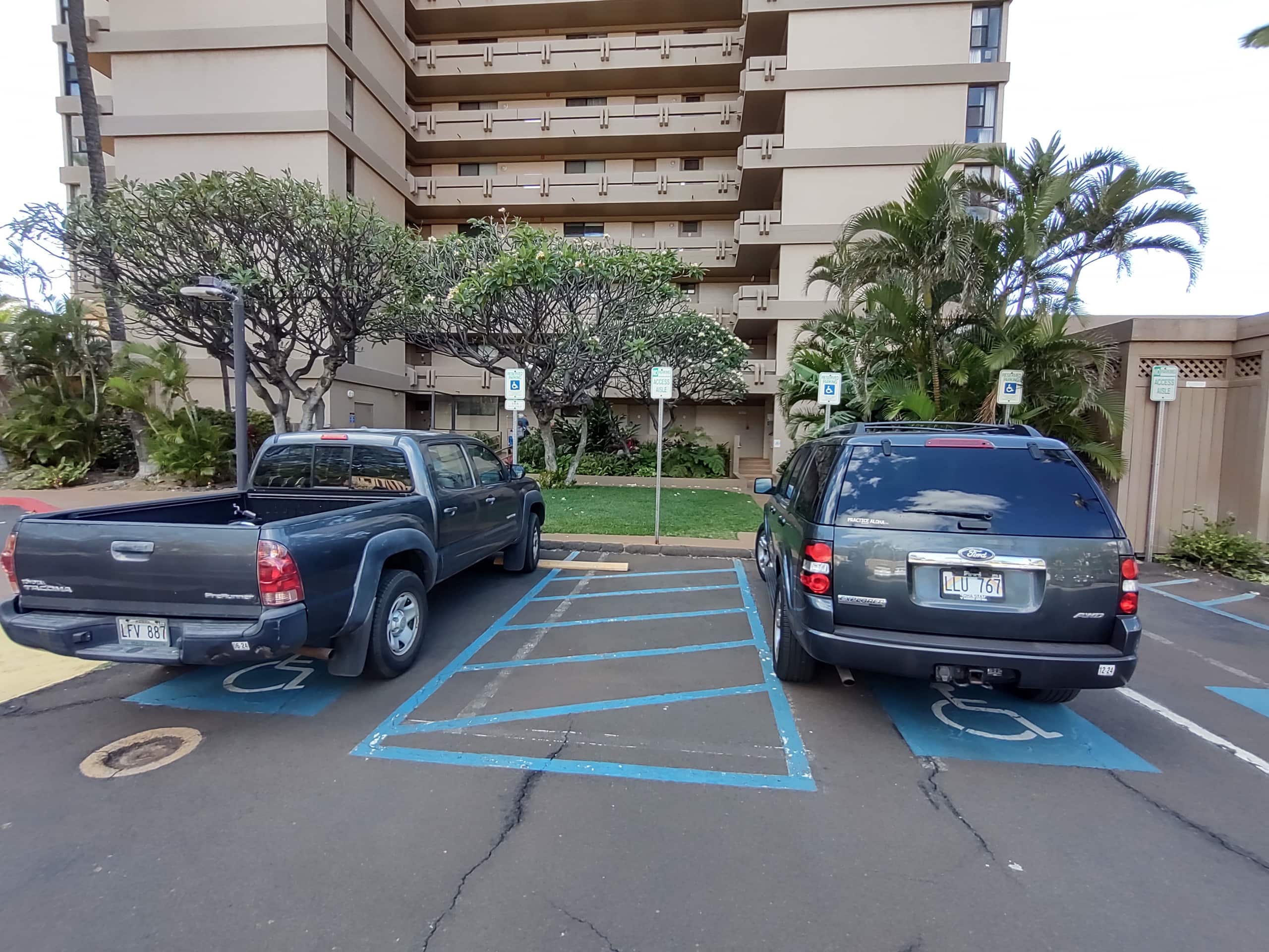 Condo in Lahaina · ★4.96 · Studio · 1 bath - Image 73