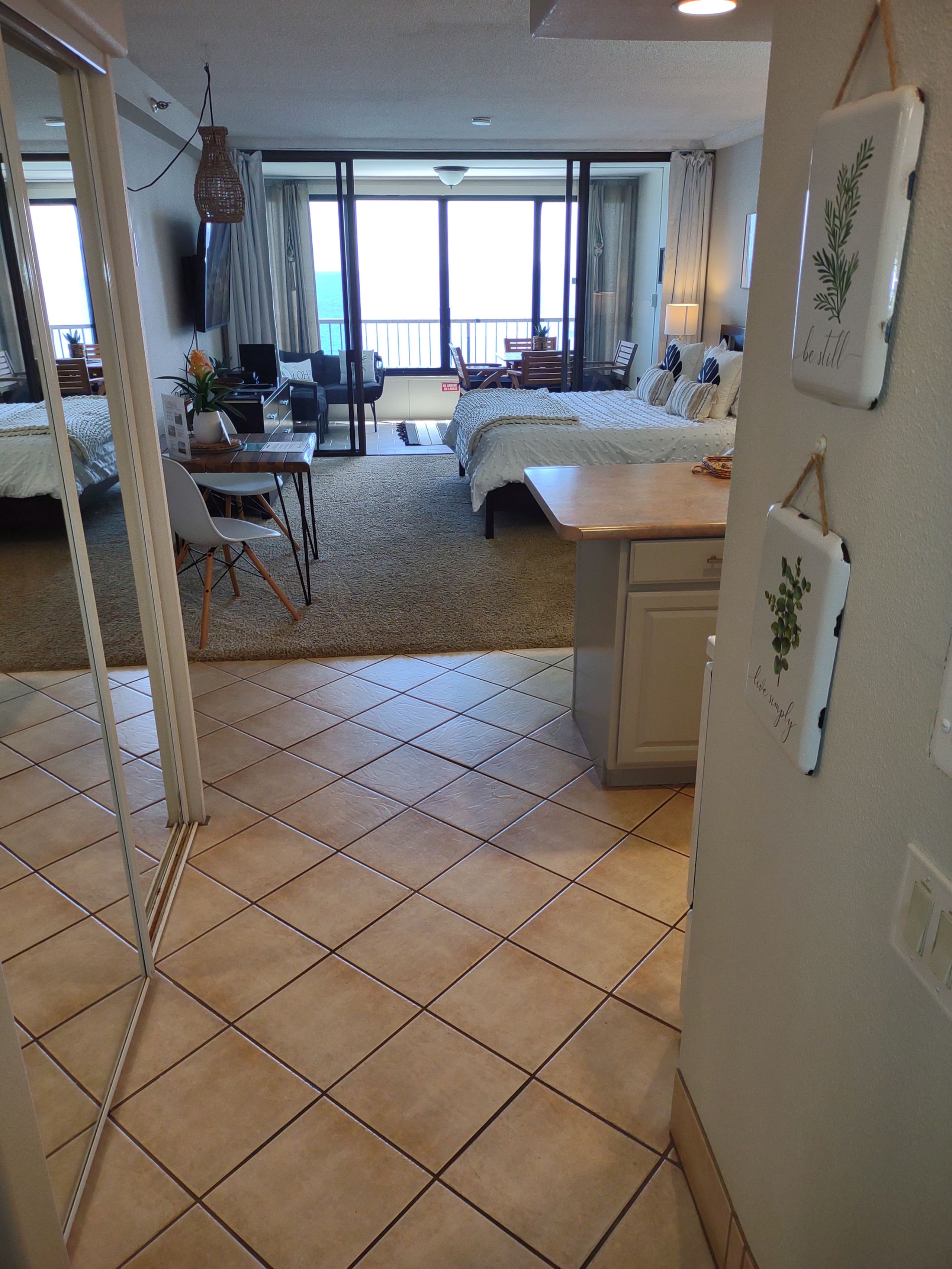 Condo in Lahaina · ★4.96 · Studio · 1 bath - Image 47