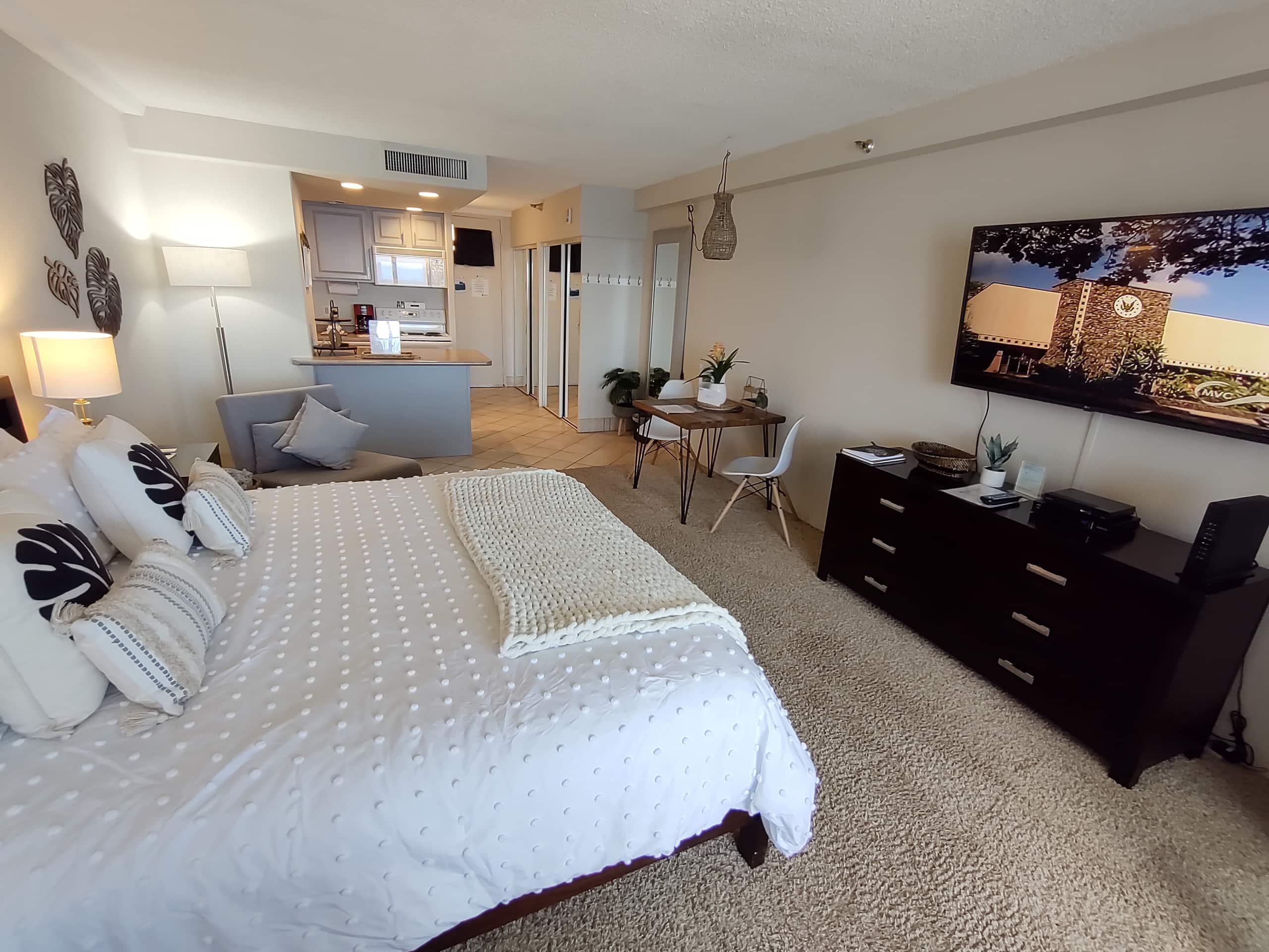 Condo in Lahaina · ★4.96 · Studio · 1 bath - Image 61