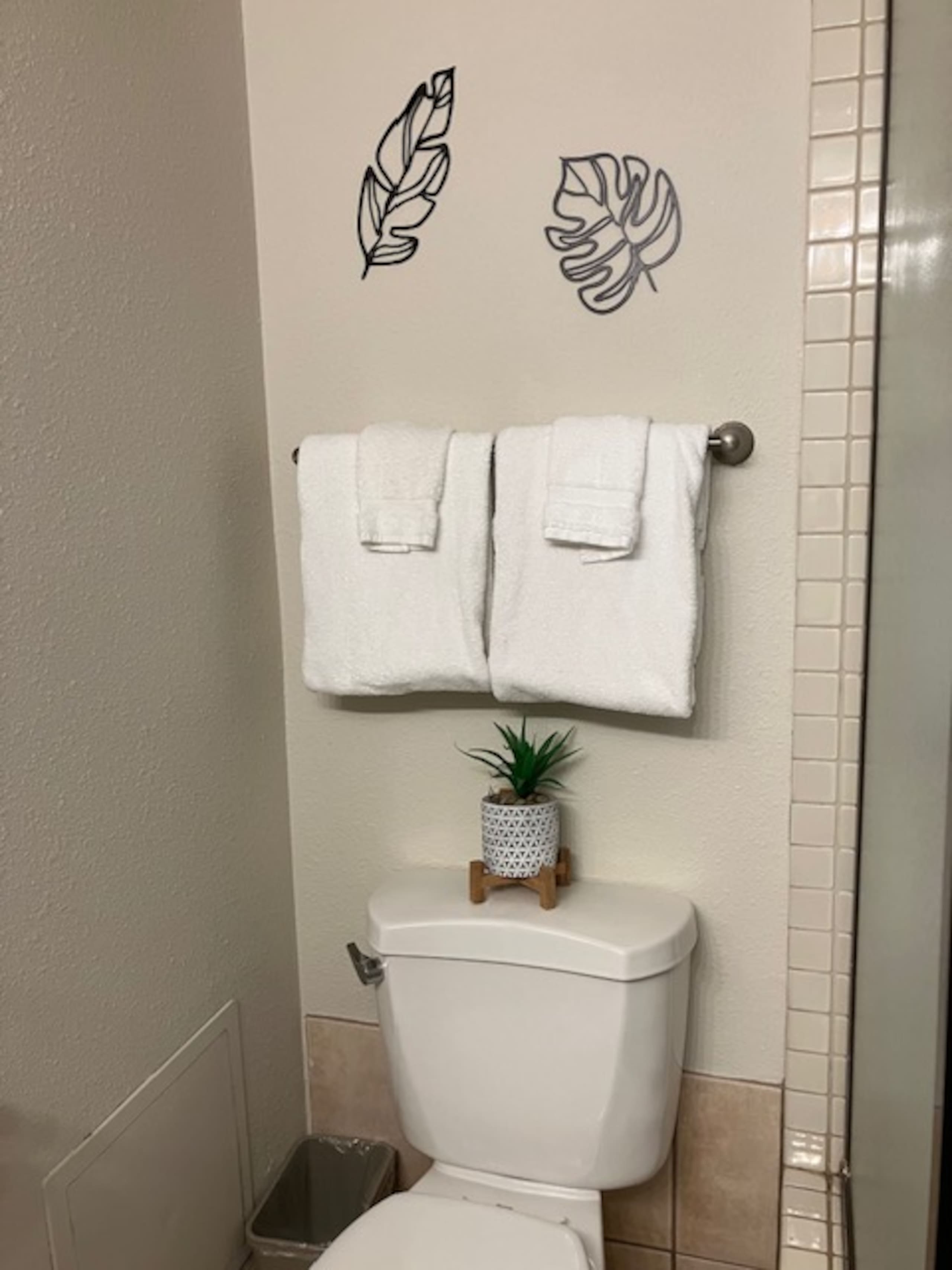 Condo in Lahaina · ★4.96 · Studio · 1 bath - Image 21