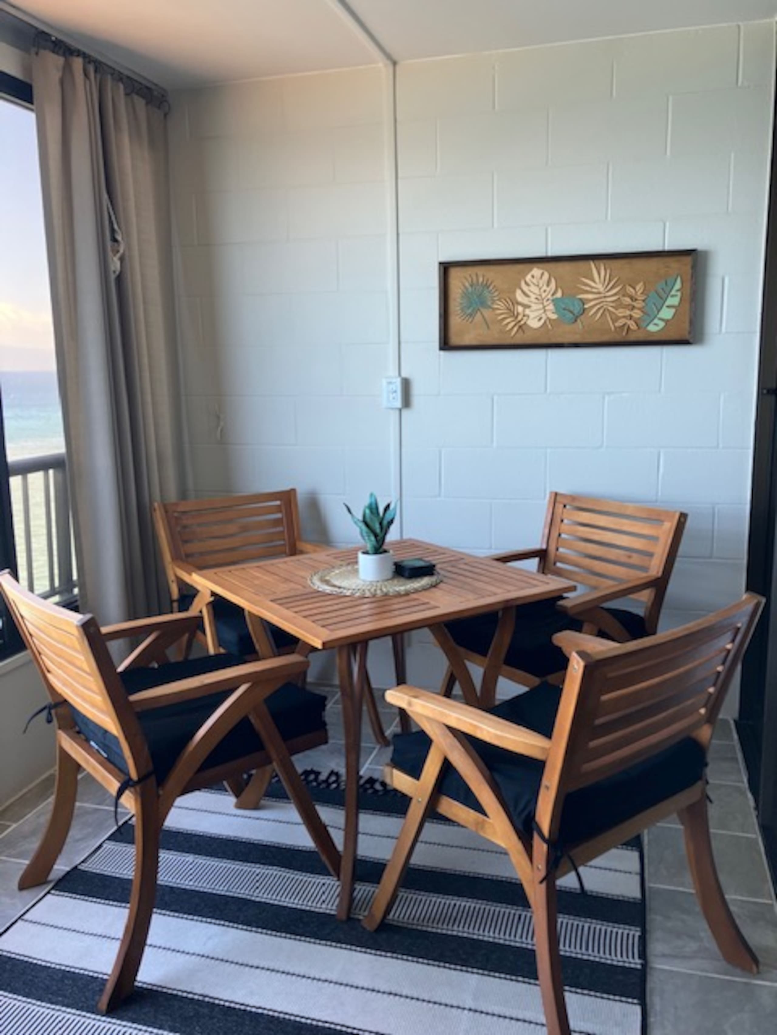 Condo in Lahaina · ★4.96 · Studio · 1 bath - Image 4