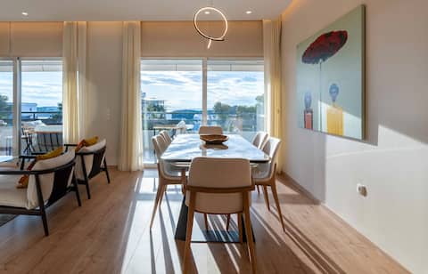 Vouliagmeni Majesty luxury Home with Terrace Views