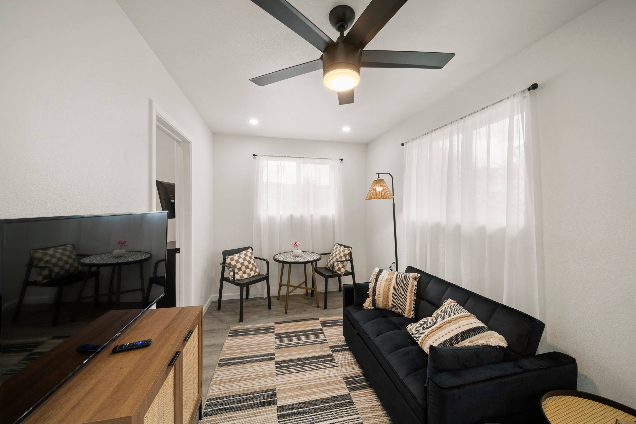 Home in Hilo · ★4.72 · 2 bedrooms · 2 beds · 1 private bath - Image 3
