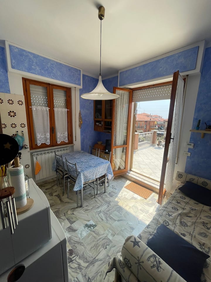 Attico Con Terrazzo, A Pochi Min Dalla Spiaggia! - Albenga
