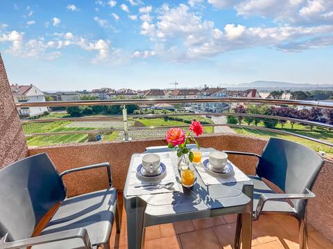 Top Airbnb: Terrace, pool, and parking included en Arnuero