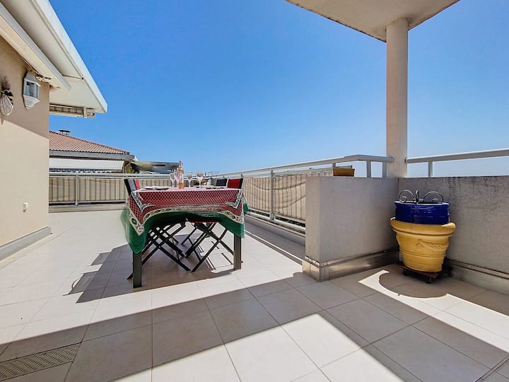 Superbe
3 P Vue Mer Dernierétage
Terrasse70m2 - Saint-Laurent-du-Var