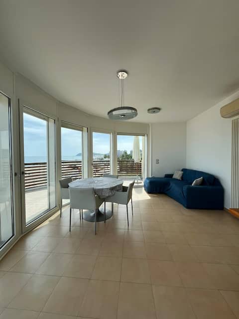 Panoramic Sea View Penthouse with balcony-parking-AC