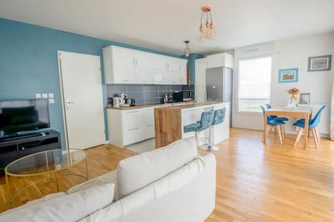 Large Recent Antony Apartment