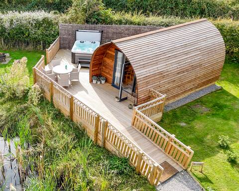 Bowcliffe Luxury  Pod With Private Hot Tub And BBQ