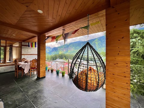 Urban Monk-7 Bedroom Cottage & Highest Cafe Manali