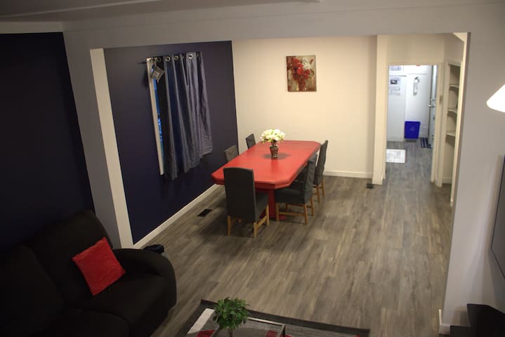 Get Together Family House | 5 Bedroom | 2Bathroom. gallery image 4