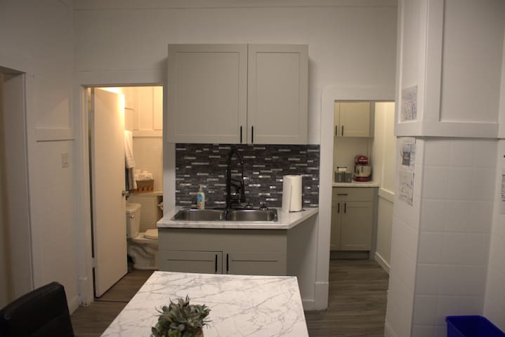 Get Together Family House | 5 Bedroom | 2Bathroom.