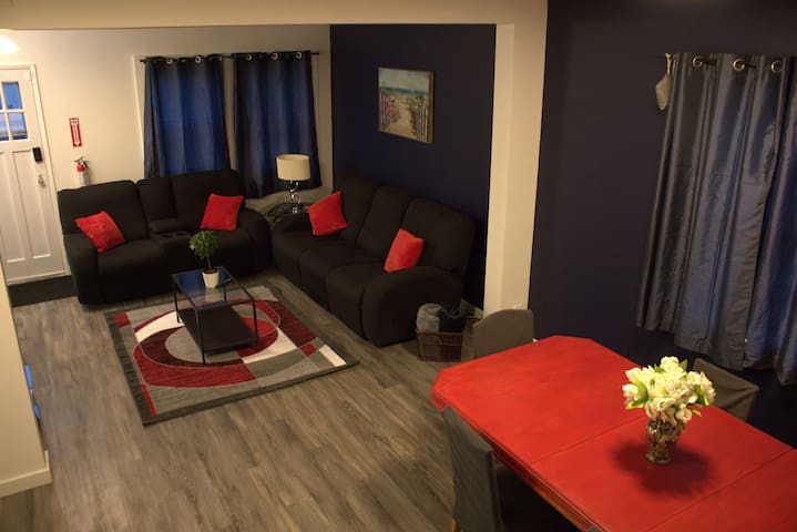 Get Together Family House | 5 Bedroom | 2Bathroom. gallery image 2