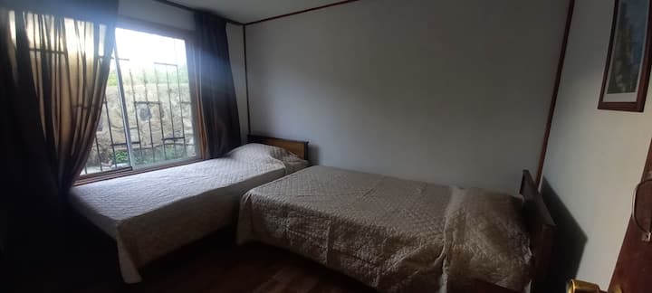 2 letti da 1,5 Plz   , dotati di Cobertor e 3 Fzda per letto